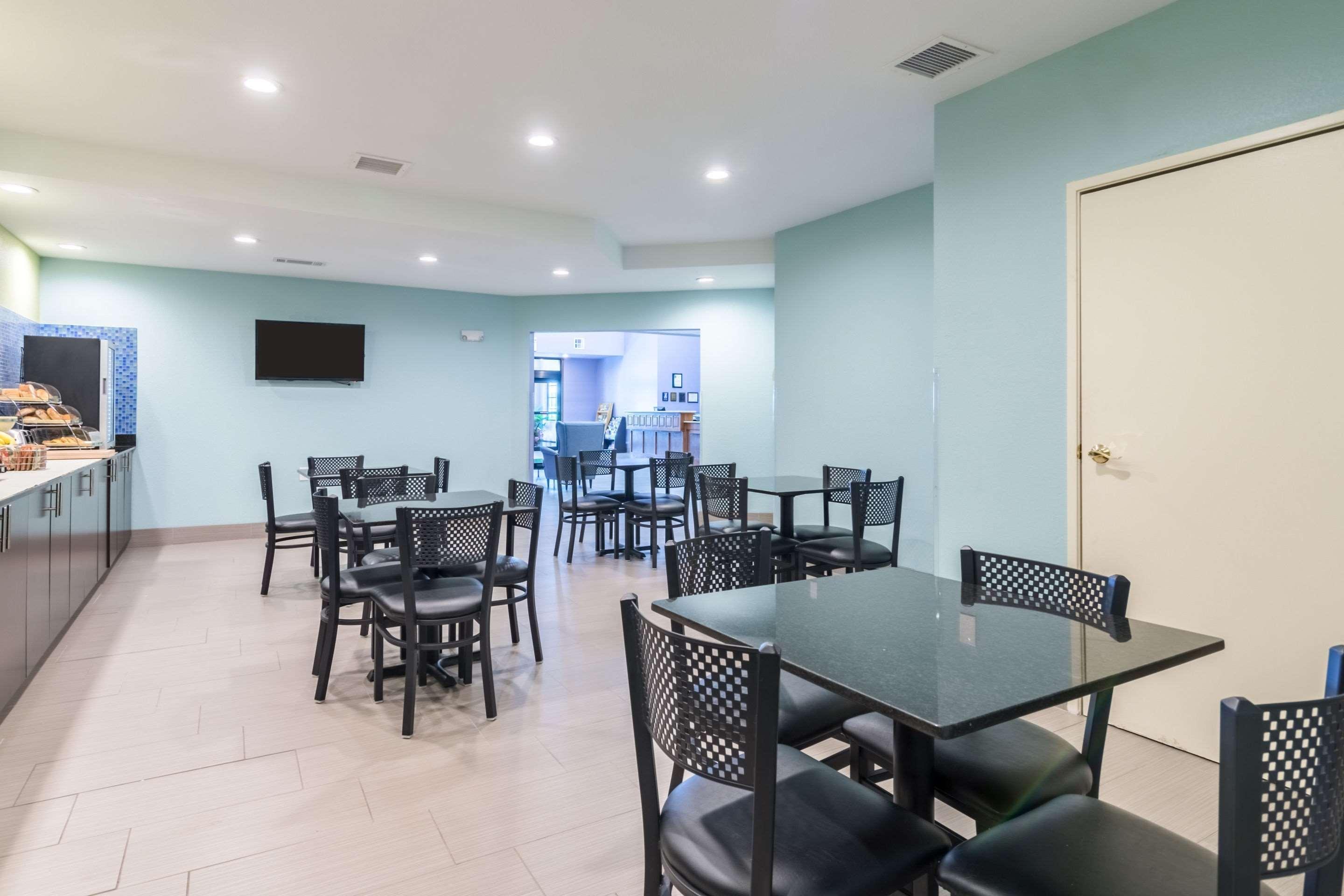 Quality Inn & Suites Of Alma - Northeast From Fort Smith Buitenkant foto