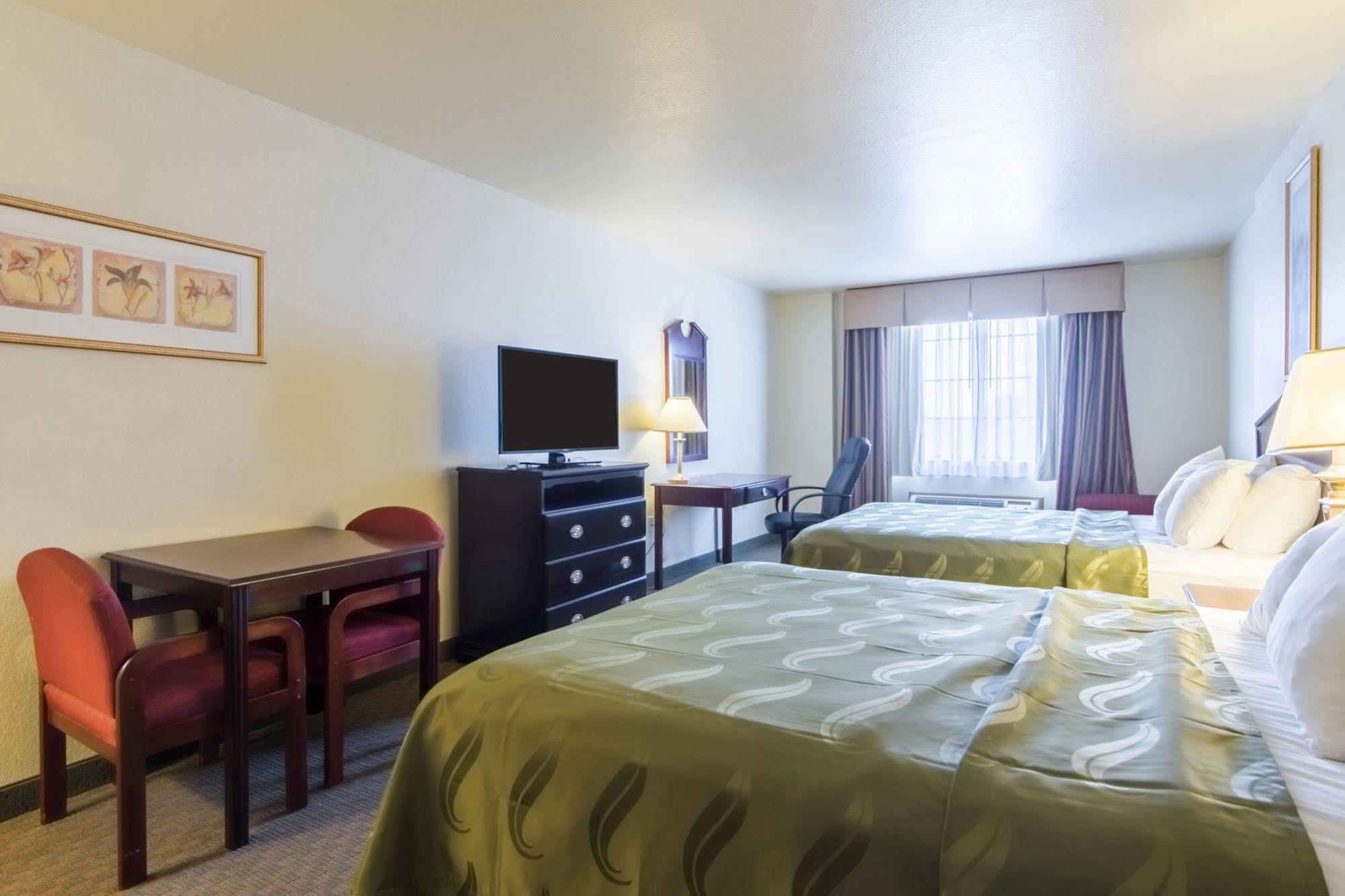 Quality Inn & Suites Of Alma - Northeast From Fort Smith Buitenkant foto