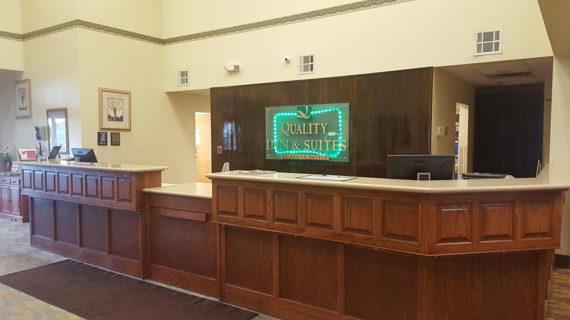 Quality Inn & Suites Of Alma - Northeast From Fort Smith Buitenkant foto
